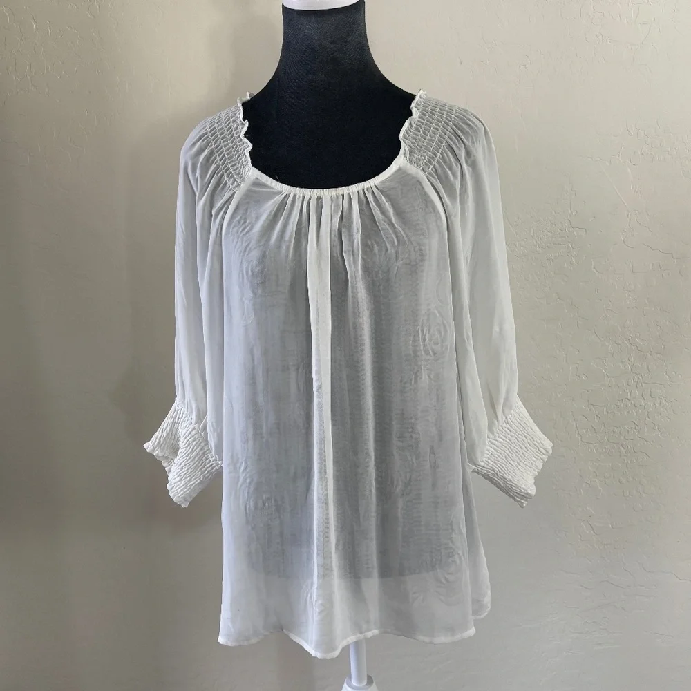 Anthropologie Current Air White Rose Pattern Puff Sleeve Blouse. Size L.